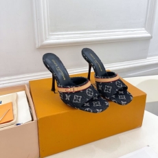 Louis Vuitton Slippers